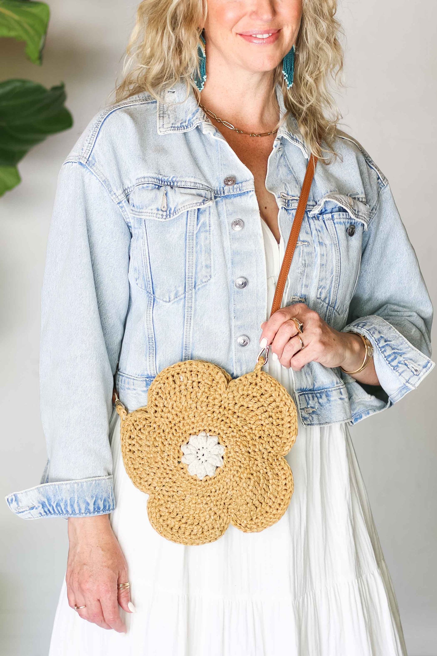 Dainty Daisy Purse Crochet Pattern