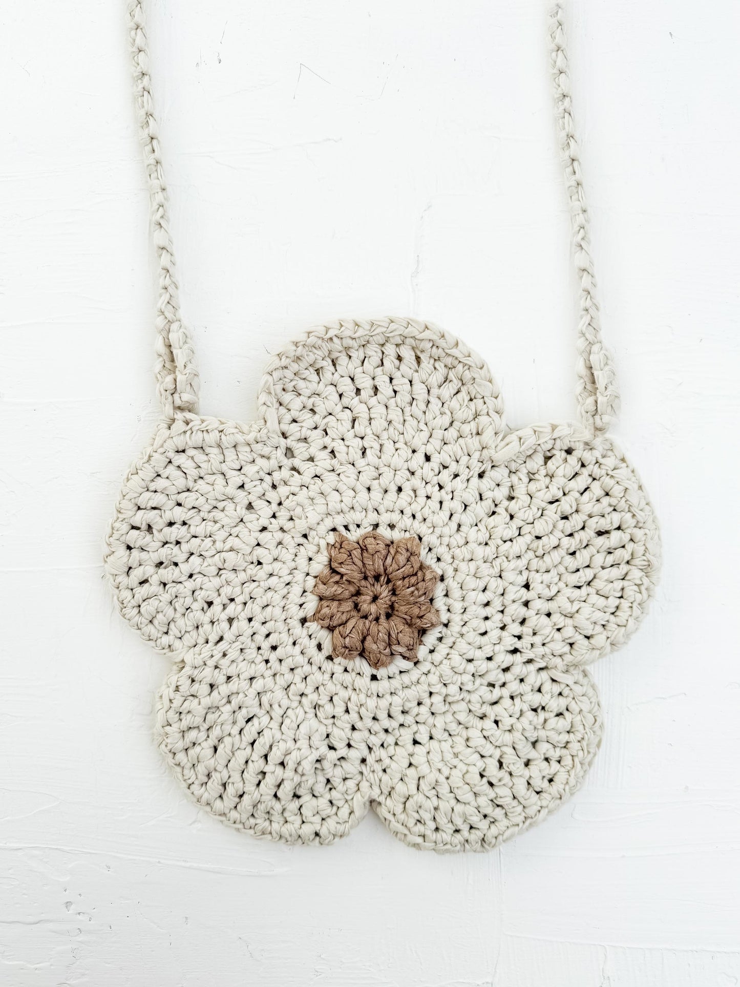 Dainty Daisy Purse Crochet Pattern