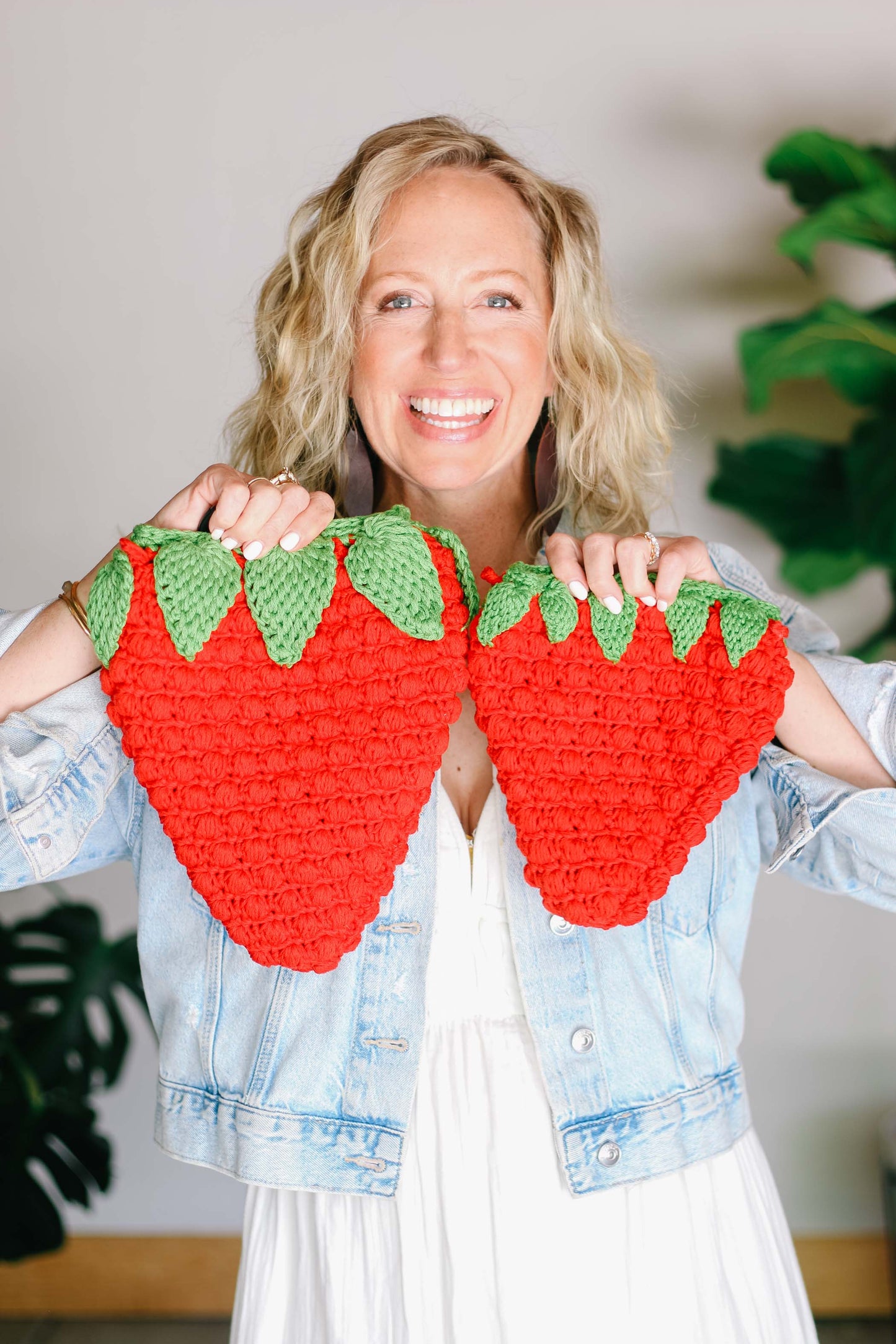 Strawberry Season Purse Crochet Pattern